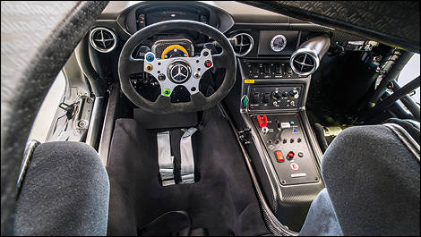 Mercedes AMG SLS GT3 intérieur