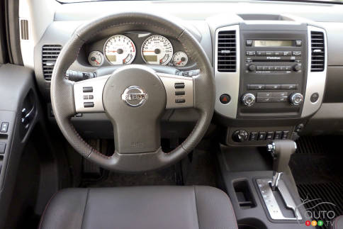 سيارات نيسان Nissan Frontier Pro-4X Nissan-Frontier-2012_007.jpg?scale=484x363