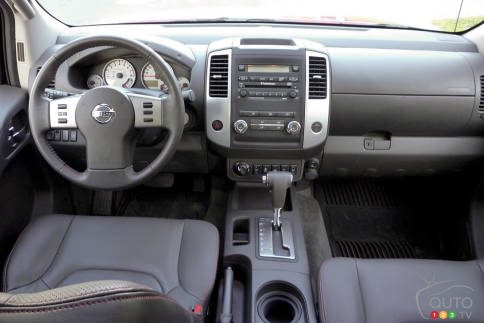 سيارات نيسان Nissan Frontier Pro-4X Nissan-Frontier-2012_008.jpg?scale=484x363