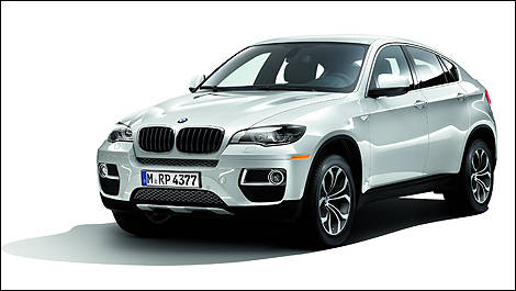 2013 BMW X6 front 3/4 view