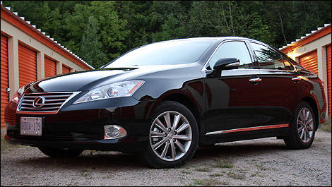 2011 Lexus ES 350 3/4 front view