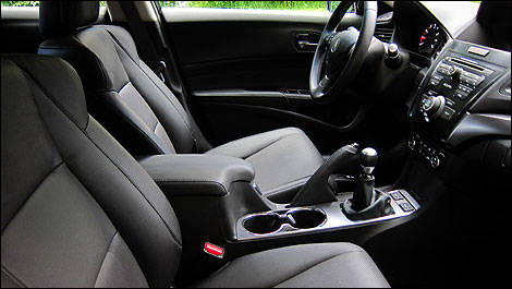 2013 Acura ILX Dynamic interior