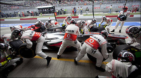 F1 McLaren pitstop