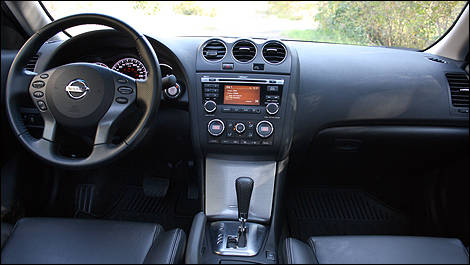 2012 Nissan Altima Coupe 2.5S interior