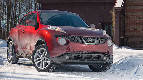 2013 Nissan JUKE SL AWD front 3/4 view