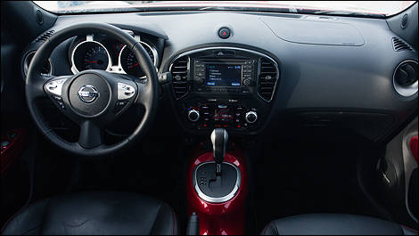 2013 Nissan JUKE SL AWD interior