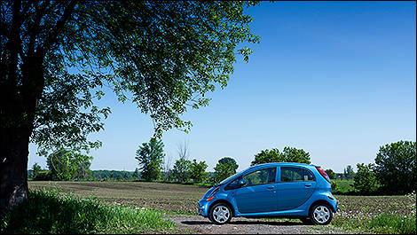 Mitsubishi i-MiEV 2012 vue coté