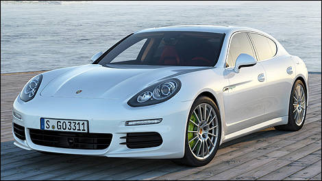 Panamera S E-Hybrid 2014 front 3/4 view