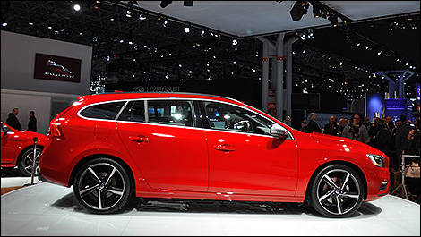 Volvo V60 2015 vue de coté