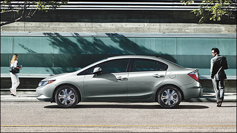 Honda Civic hybride 2013 vue côté