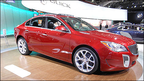 2014 Buick Regal front 3/4 view
