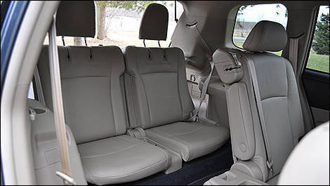 2013 Toyota Highlander hybride inside