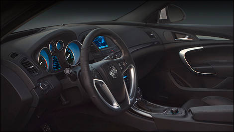 2013 Buick Regal 2013 driver's cockpit