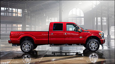 2013 Ford F-250 Super Duty Platinum side view