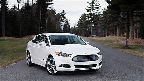 2013 Ford Fusion Hybrid 2013 3/4 view