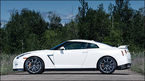 2013 Nissan GT-R side view