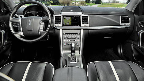 2010 Lincoln MKZ driver's cockpit