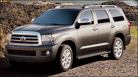 2014 Toyota Sequoia front 3/4 view