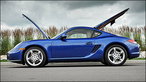 Porsche Cayman 2009 vue de coté