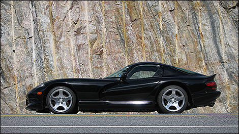 2000 Dodge Viper GTS side view