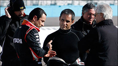 IndyCar Helio Castroneves Juan Pablo Montoya Phoenix International Speedway