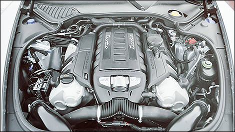 Porsche Panamera Turbo Executive 2014 moteur