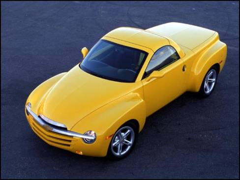 Avec la popularité sans cesse grandissante du rétro, Chevrolet nous présente une camionnette biplace de performance nommée SSR.