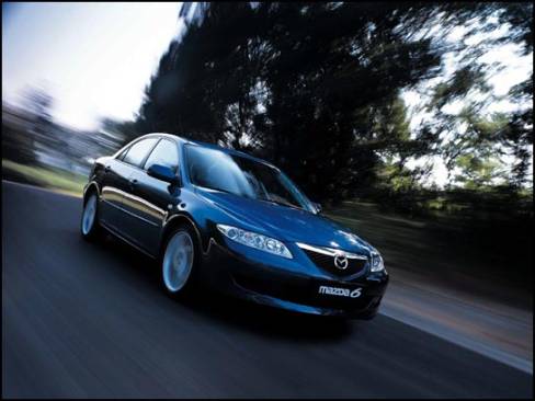 Le constructeur japonais lancera en janvier prochain la Mazda 6 2004, qui viendra faire une lutte féroce aux Camry, Accord et Altima, mais aussi à la Volkswagen Jetta grâce à son caractère plus sportif.