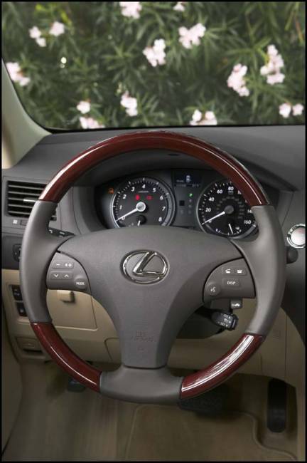 2007 Lexus ES 350(Photo: Toyota Canada)