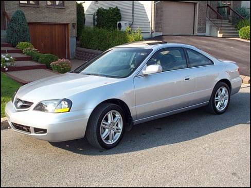L'Acura 3.2 CL Type S est maintenant disponible avec une boîte manuelle à 6 rapports. Elle reçoit aussi quelques modifications esthétiques.