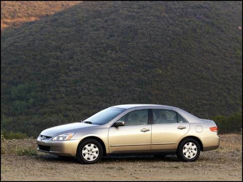 Honda a dévoilé sa toute nouvelle génération de l'Accord. La berline est disponible en cinq différentes versions.