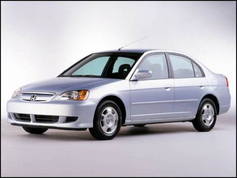 La Civic est maintenant disponible avec une motorisation hybride au coût de 28 500$.