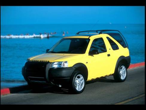 Le Freelander lancé l'an passé sera maintenant disponible en version deux portes décapotable.