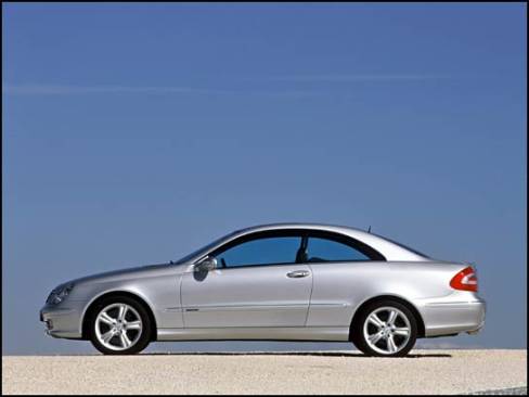 Le nouveau coupé CLK a récemment été lancé au Canada. Cependant, la version cabriolet demeure inchangée.