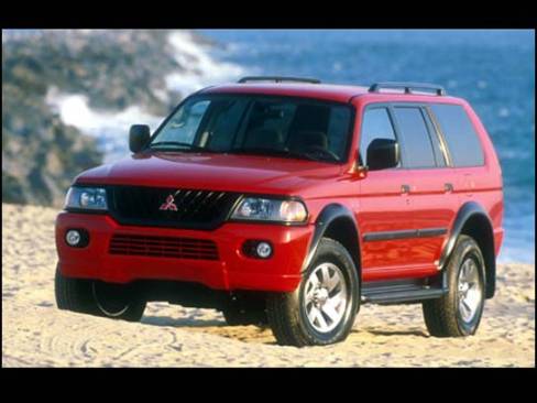 Véritable 4x4, le Montero Sport se compare avec le Nissan Pathfinder et le Toyota 4 Runner.