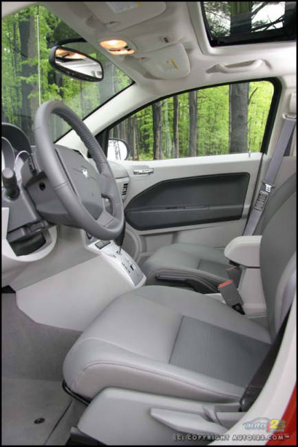 2007 Dodge Caliber R/T AWD (Photo: Philippe Champoux, Auto123.com)