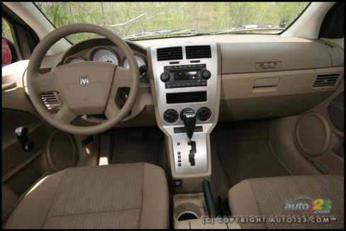 2007 Dodge Caliber SE (Photo: Philippe Champoux, Auto123.com)