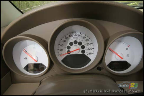 2007 Dodge Caliber SE (Photo: Philippe Champoux, Auto123.com)