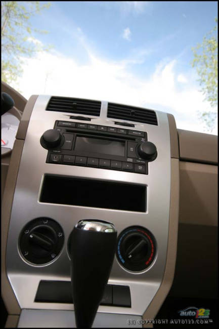 2007 Dodge Caliber SE (Photo: Philippe Champoux, Auto123.com)