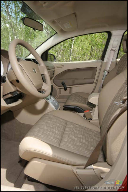 2007 Dodge Caliber SE (Photo: Philippe Champoux, Auto123.com)