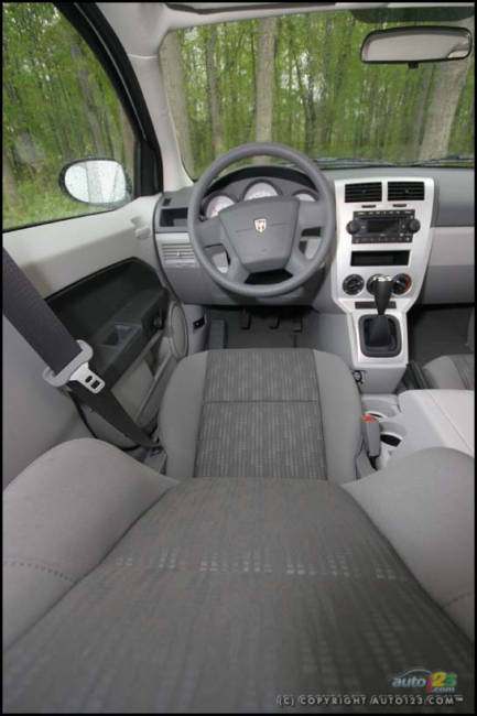 2007 Dodge Caliber SE (Photo: Philippe Champoux, Auto123.com)