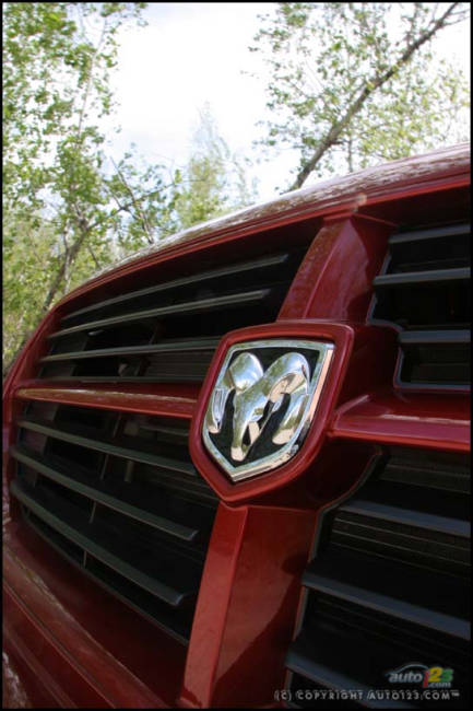 2007 Dodge Caliber SE (Photo: Philippe Champoux, Auto123.com)
