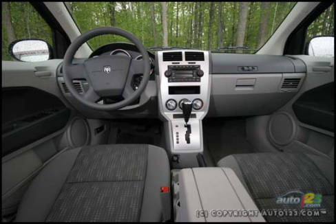 2007 Dodge Caliber SXT (Photo: Philippe Champoux, Auto123.com)