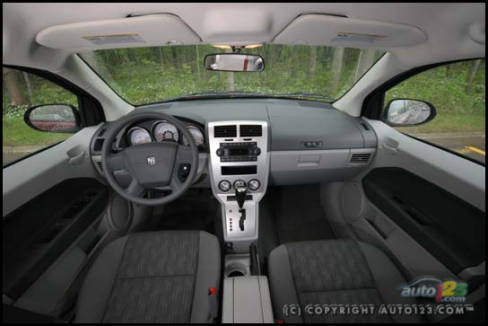 2007 Dodge Caliber SXT (Photo: Philippe Champoux, Auto123.com)