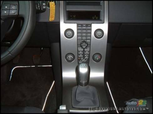 2006 Volvo V50 T5 (Photo: Rob Rothwell, Auto123.com)