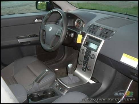 2006 Volvo V50 T5 (Photo: Rob Rothwell, Auto123.com)