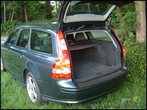 2006 Volvo V50 T5 (Photo: Rob Rothwell, Auto123.com)