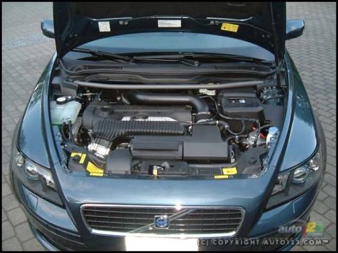 2006 Volvo V50 T5 (Photo: Rob Rothwell, Auto123.com)