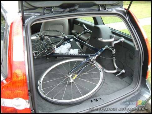 2006 Volvo V50 T5 (Photo: Rob Rothwell, Auto123.com)