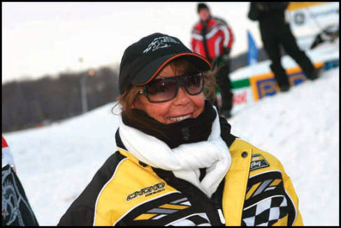 Céline, la charmante épouse de Jacques, est toujours à ses côtés pour le soutenir dans ses courses. Il est toujours très plaisant de la revoir dans les paddocks. (Photo: Dany Flageole)